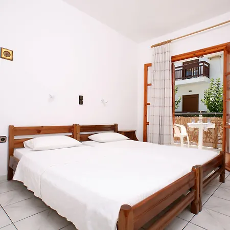 公寓 Kapetanos Naxos City