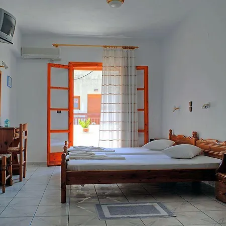公寓 Kapetanos Naxos City